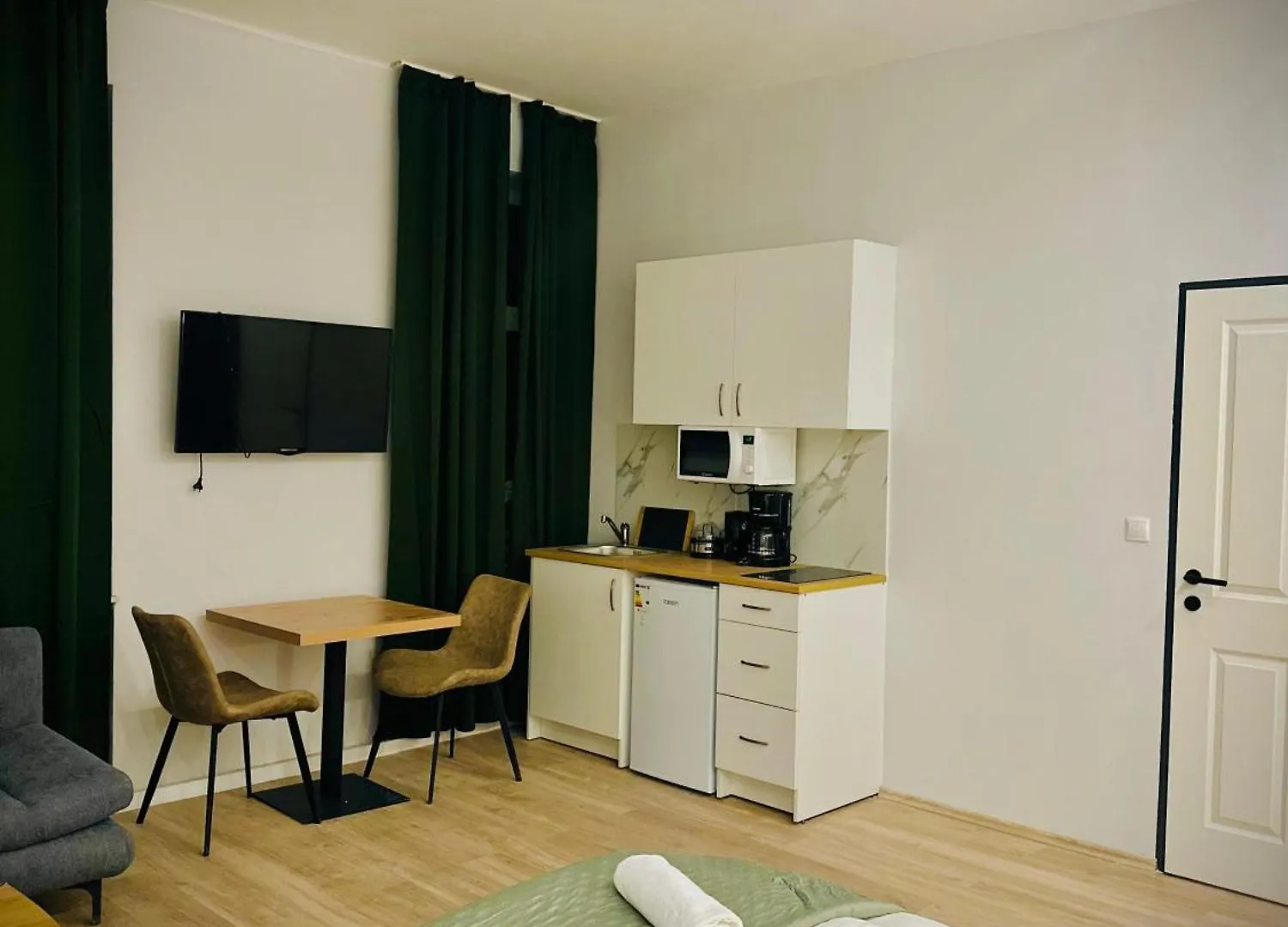 Apartment Private And Elegant Studio In Residential Vienna Austria